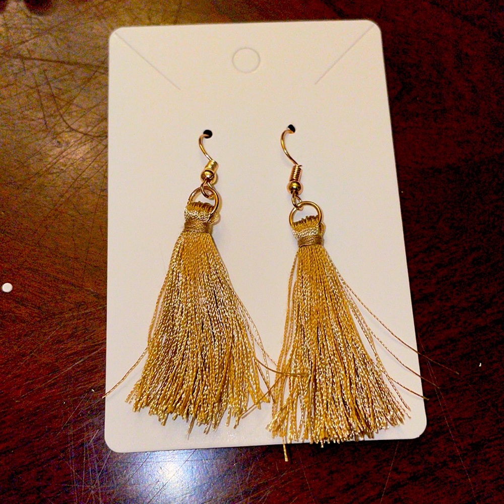Gold threads earrings